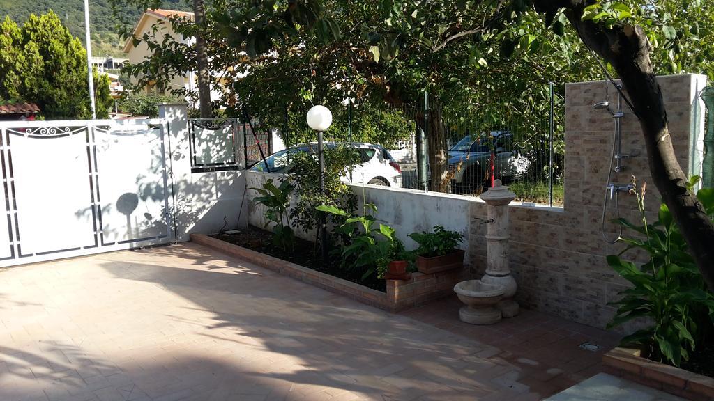 הוילה L'Albero Di Limoni Sul Mare Di Pizzo מראה חיצוני תמונה